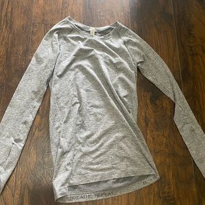 Lululemon long sleeve swiftly tech